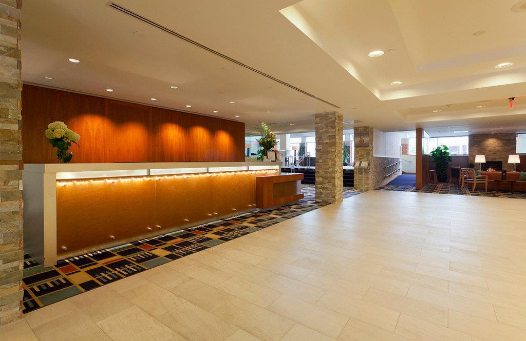 Umass Lowell Inn And Conference Center Interior photo
