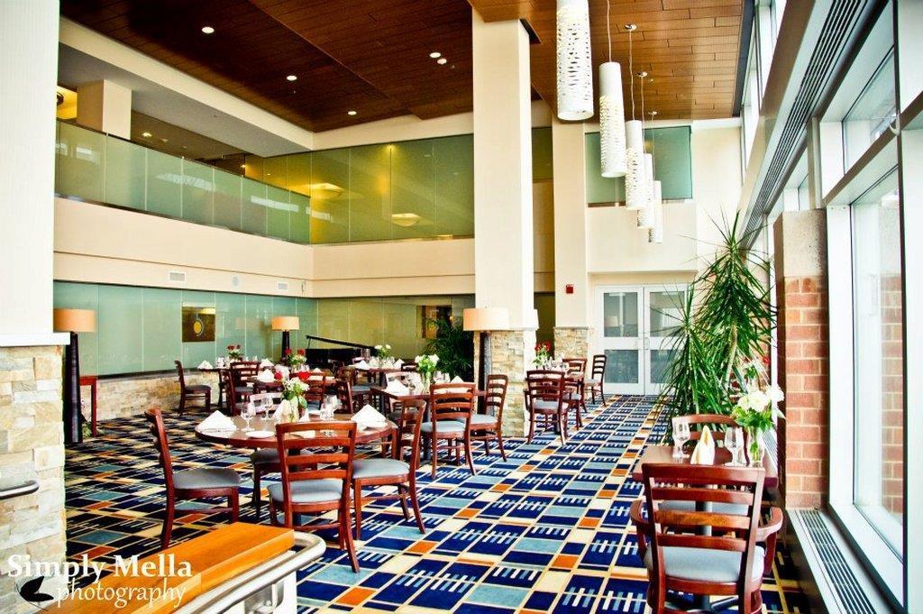 Umass Lowell Inn And Conference Center Restaurant photo