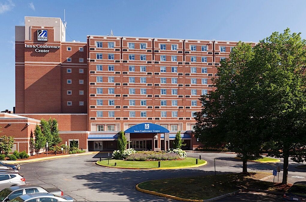 Umass Lowell Inn And Conference Center Exterior photo